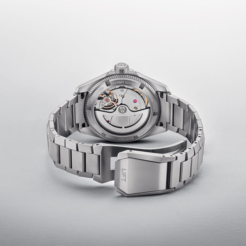 Oris Propilot Kermit FrogMuppets Calibre 400 39MM Titanium Green Dial Watch