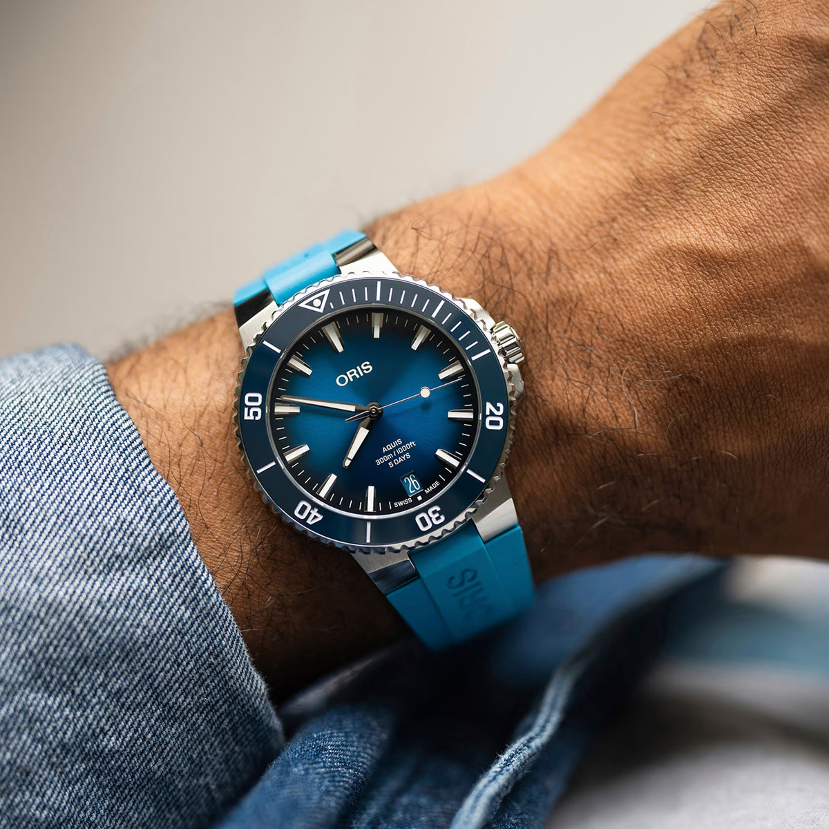 Oris Aquis Date Calibre 400 43.50MM Blue Dial Watch