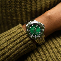Oris Aquis Date Calibre 400 43.50MM Green Dial Watch