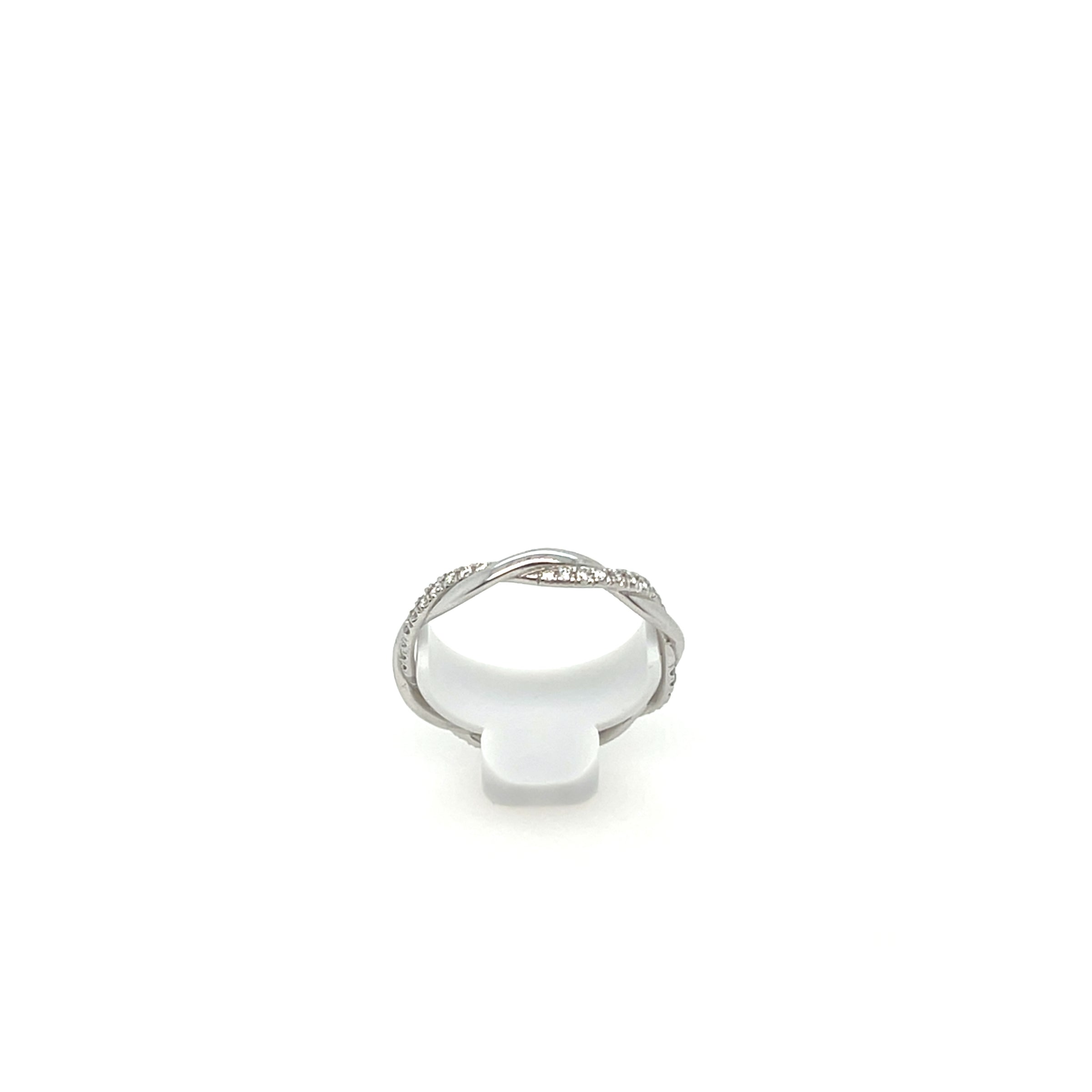 18K White Gold Twist Diamond Band img2