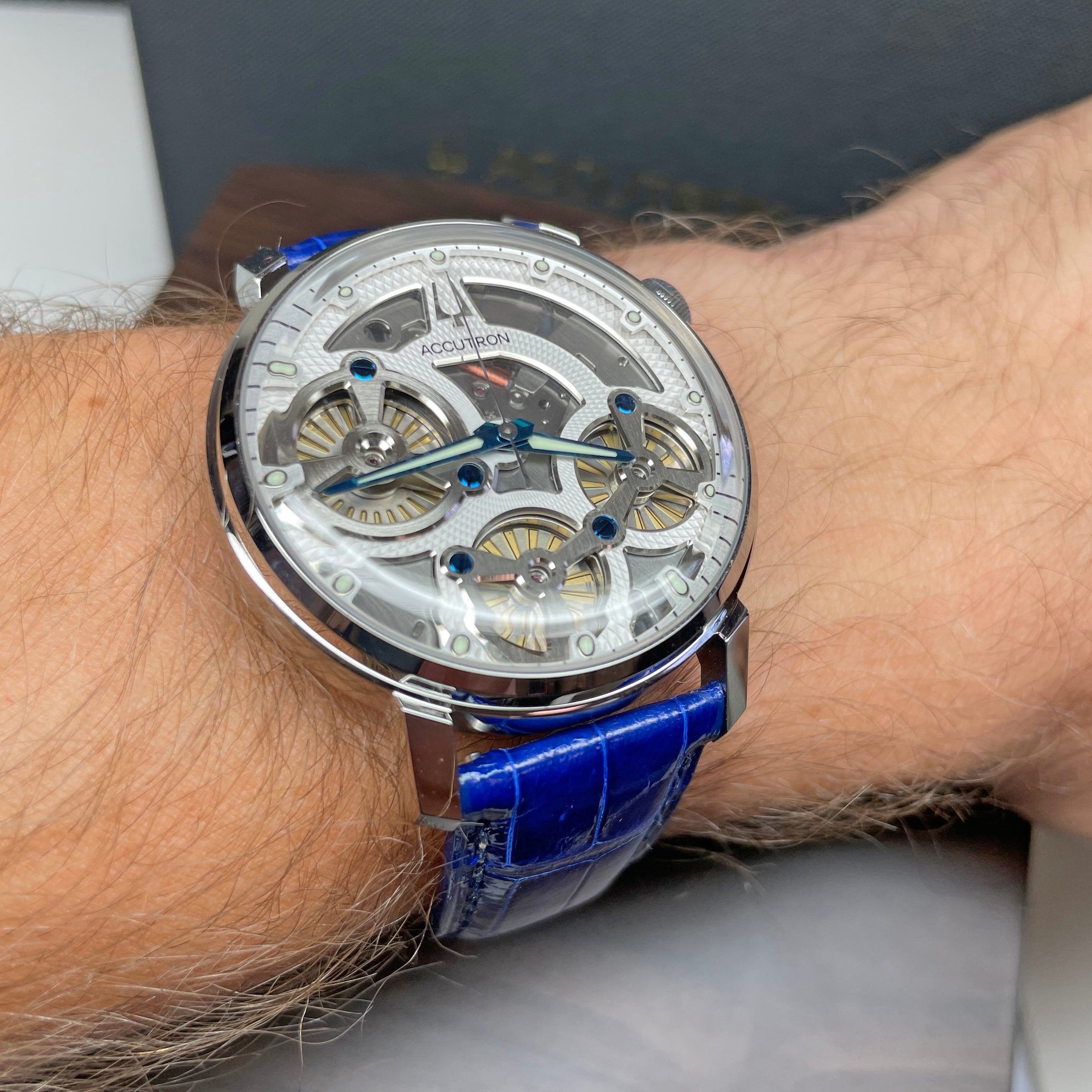 Accutron Spaceview Evolution Blue White Electrostatic Watch #26A209