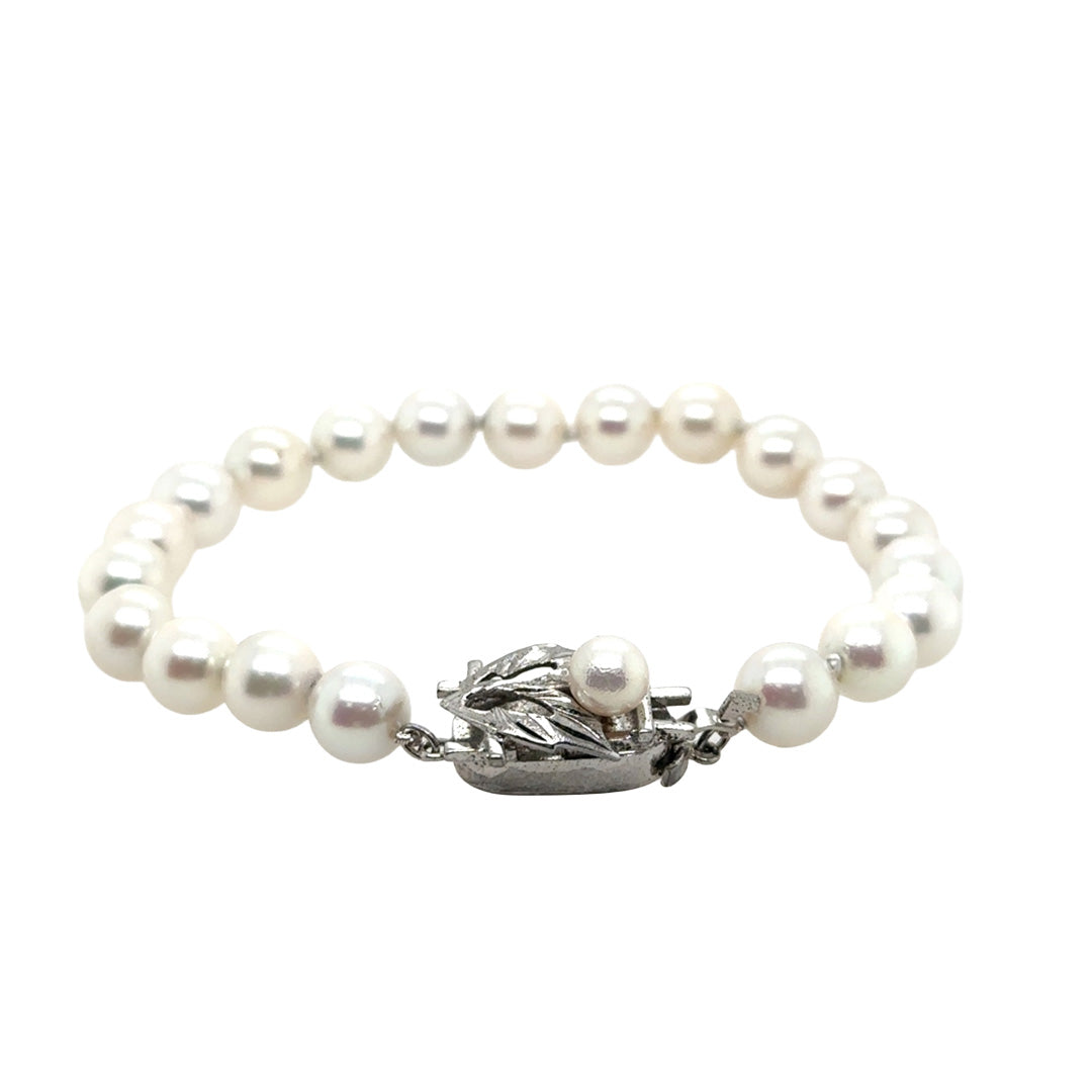 Pre-Owned Pearl Bracelet with a Sterling Silver Clasp