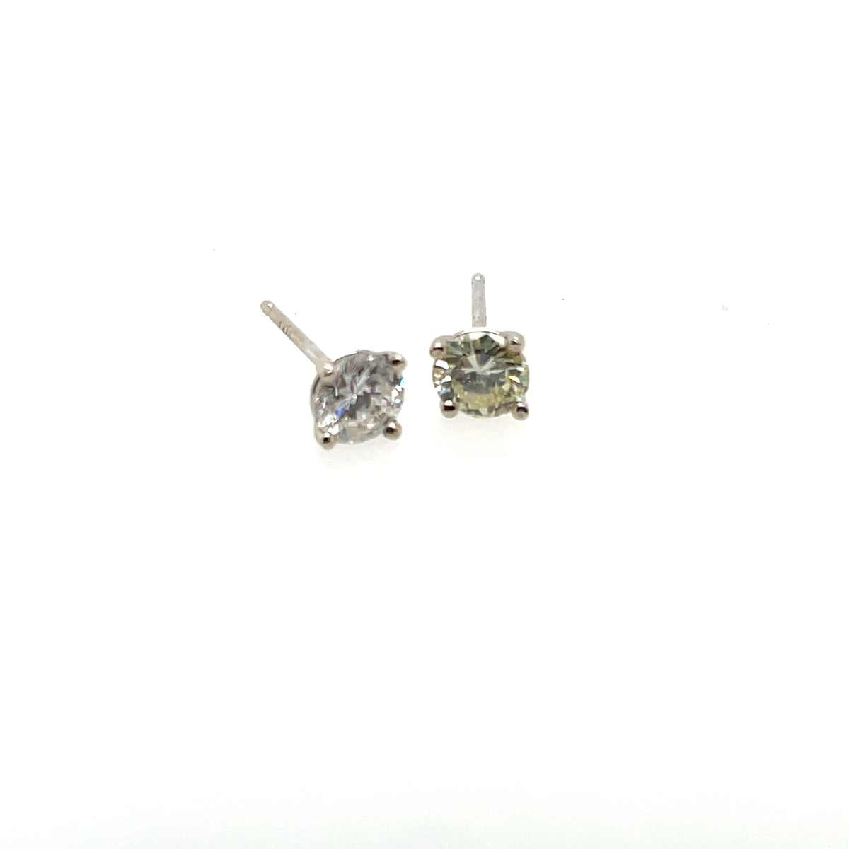 Pre-Owned 14K White Gold Round Diamond Stud Earrings .75 carats - NAGI