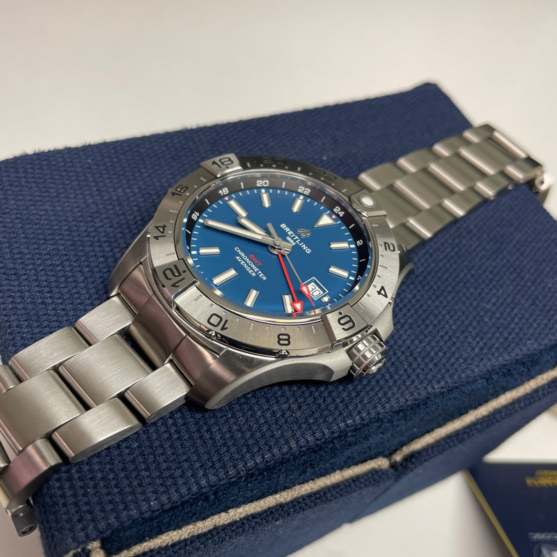 Pre-Owned Breitling Avenger GMT Blue 44mm A32320101C1A1
