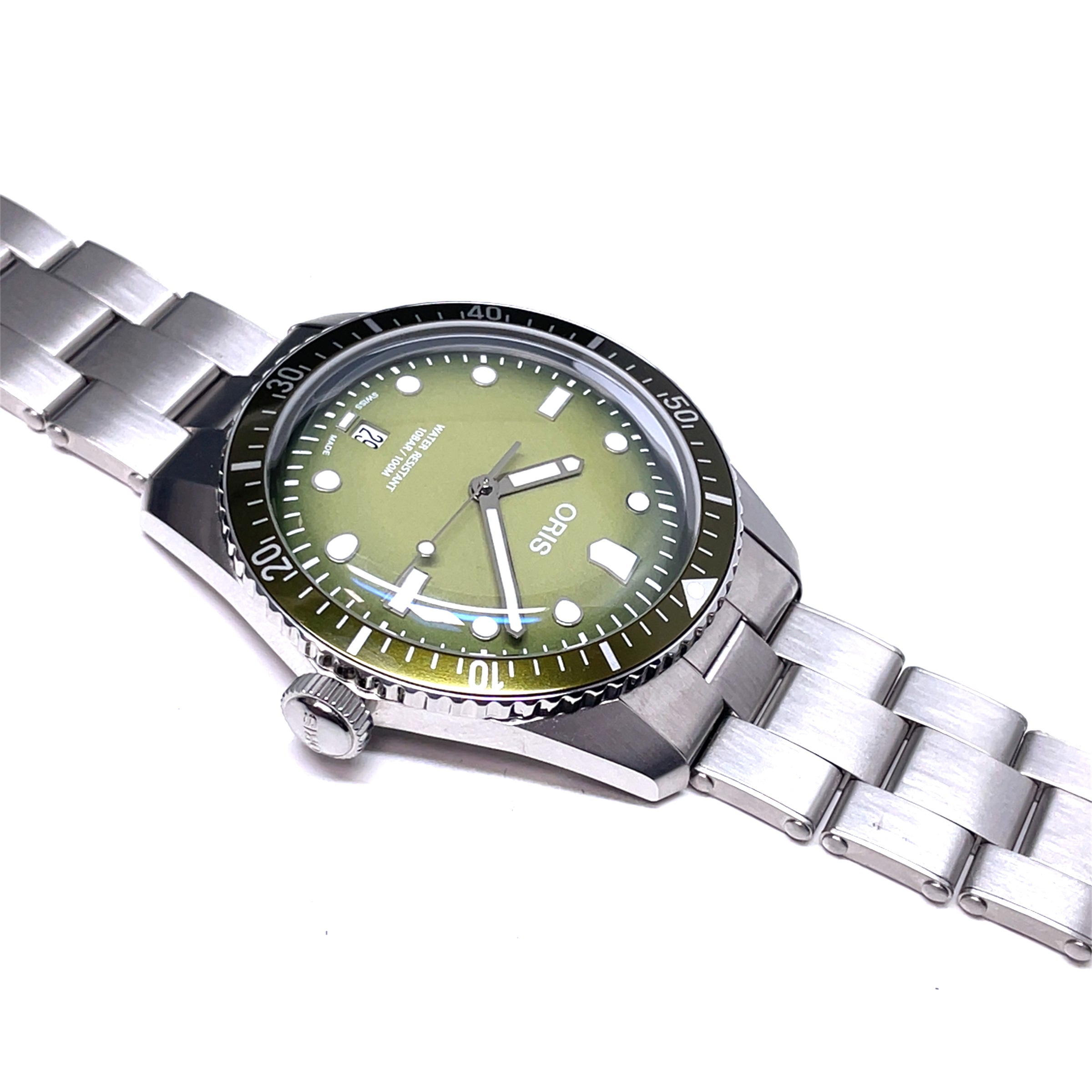 Pre-Owned Oris Divers Sixty-Five 65 Date Green Dial 40mm Watch