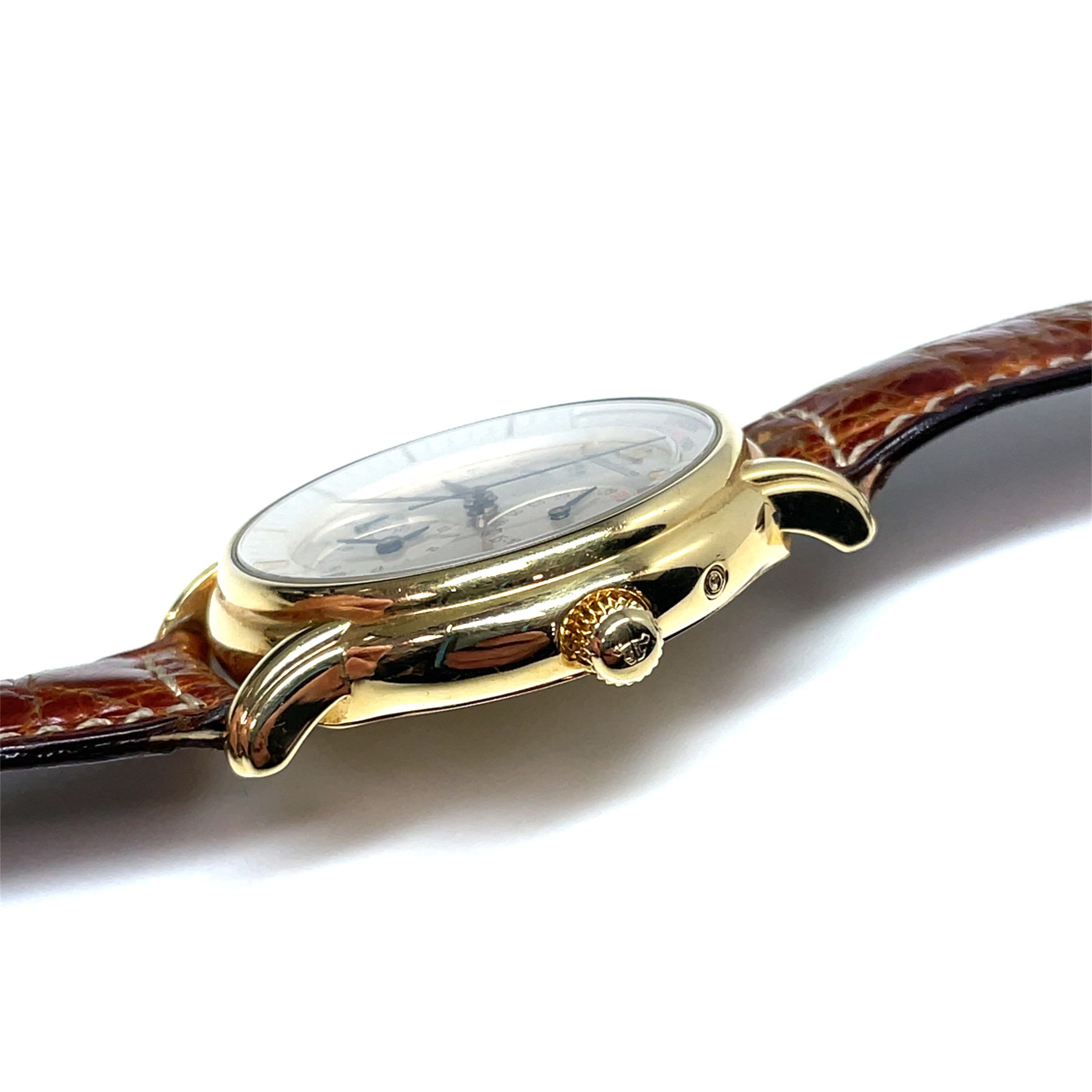 Pre-Owned Jaeger-LeCoultre Master Geographic 18K Yellow Ref. 169.1.92 38mm Watch - NAGI