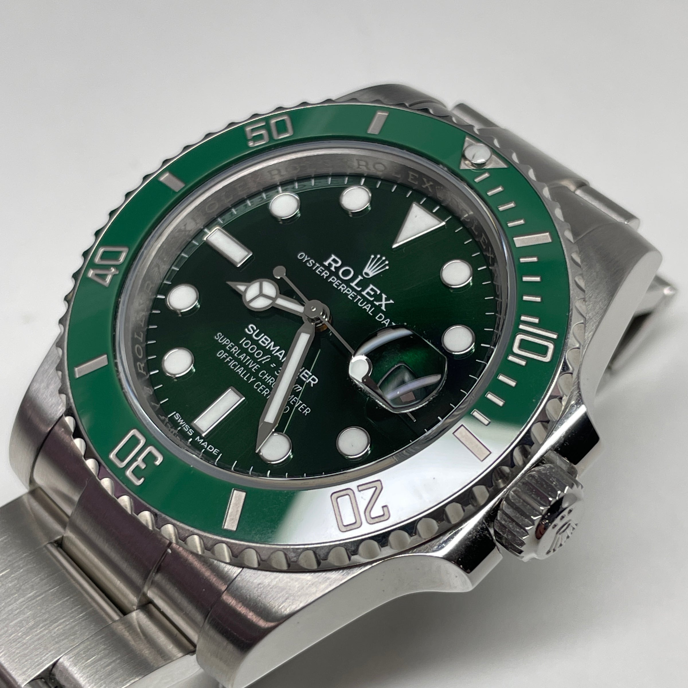 Pre-owned Rolex Submariner Green Dial Ceramic Bezel Hulk Oyster 40mm 116610LV