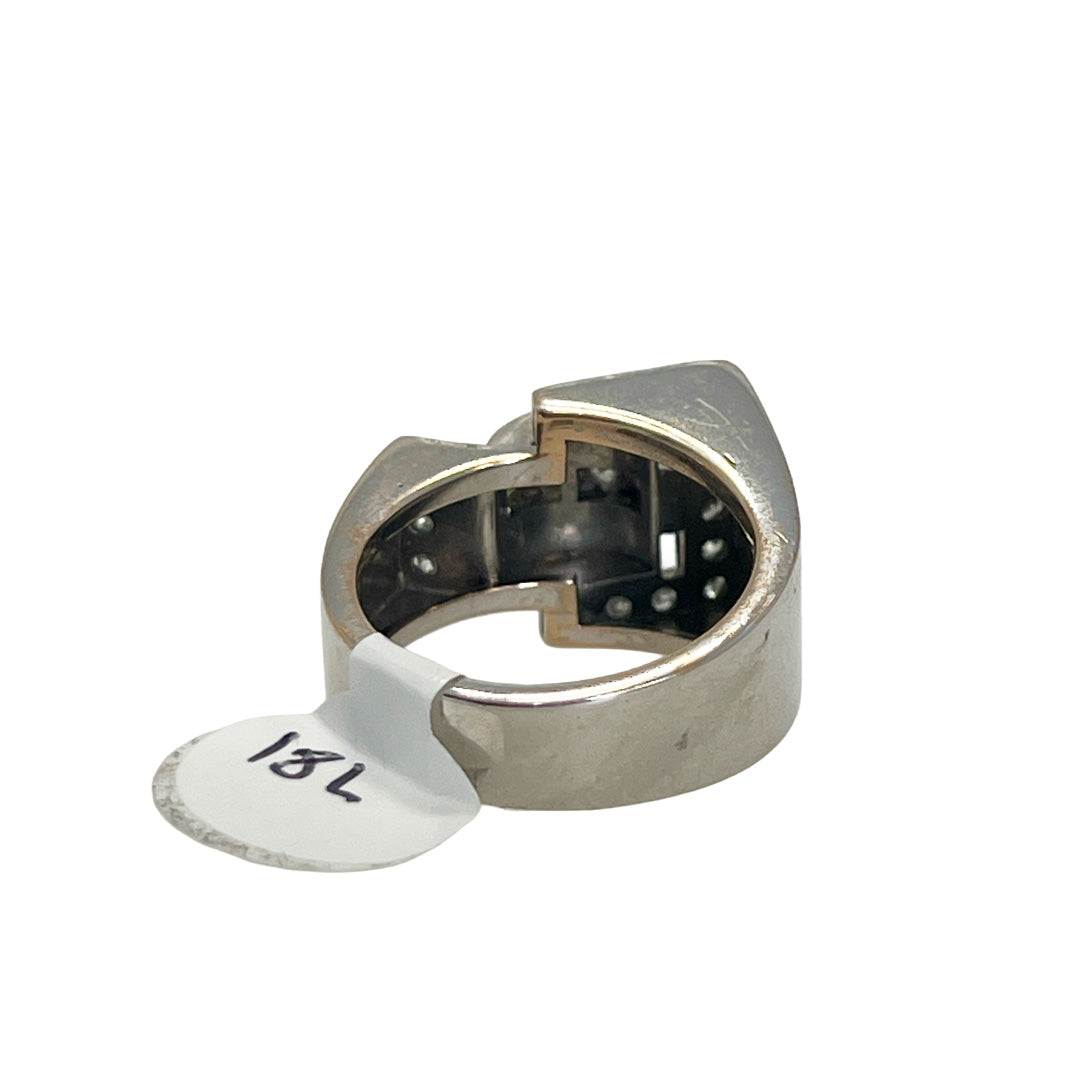 Pre-Owned 18K White Gold Buckle Diamond Ring