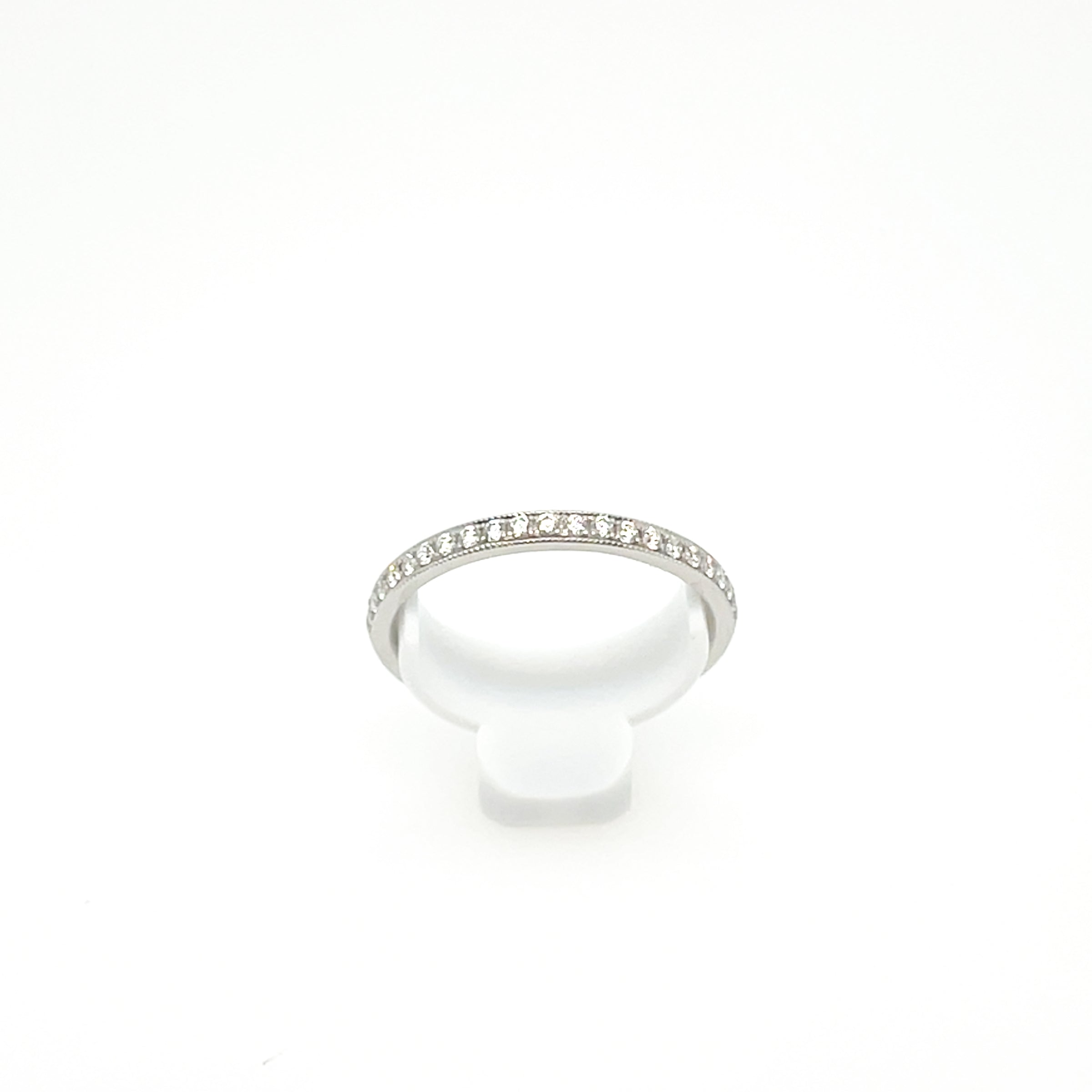 18K White Gold Vintage Diamond Band