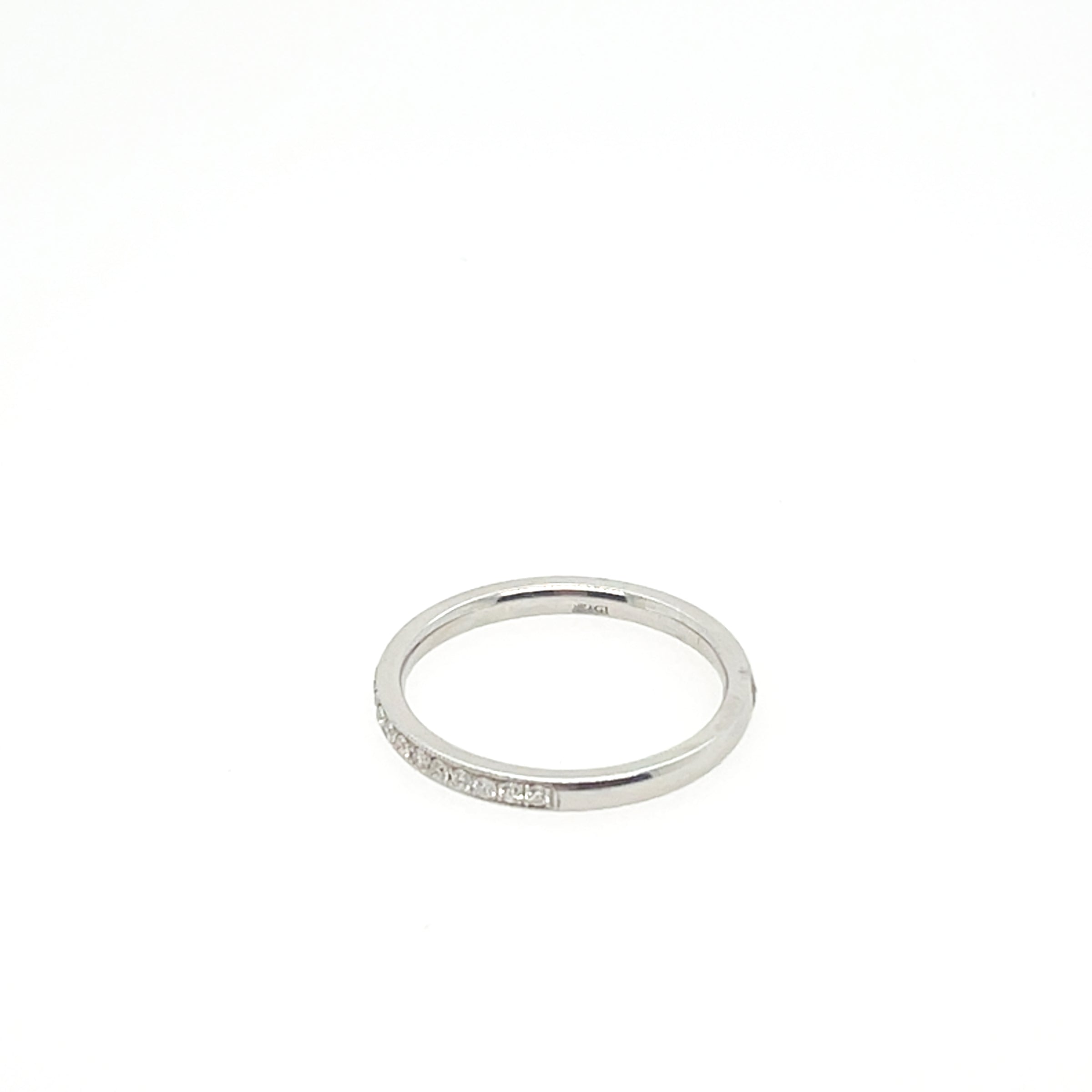 18K White Gold Vintage Diamond Band