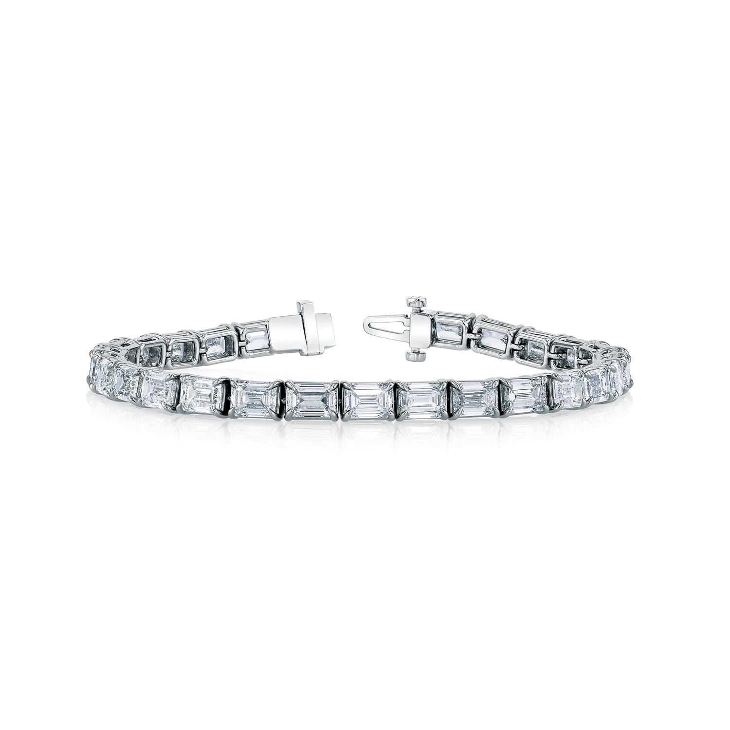 18K White Gold Prong-Set Emerald Cut Diamond Tennis Bracelet