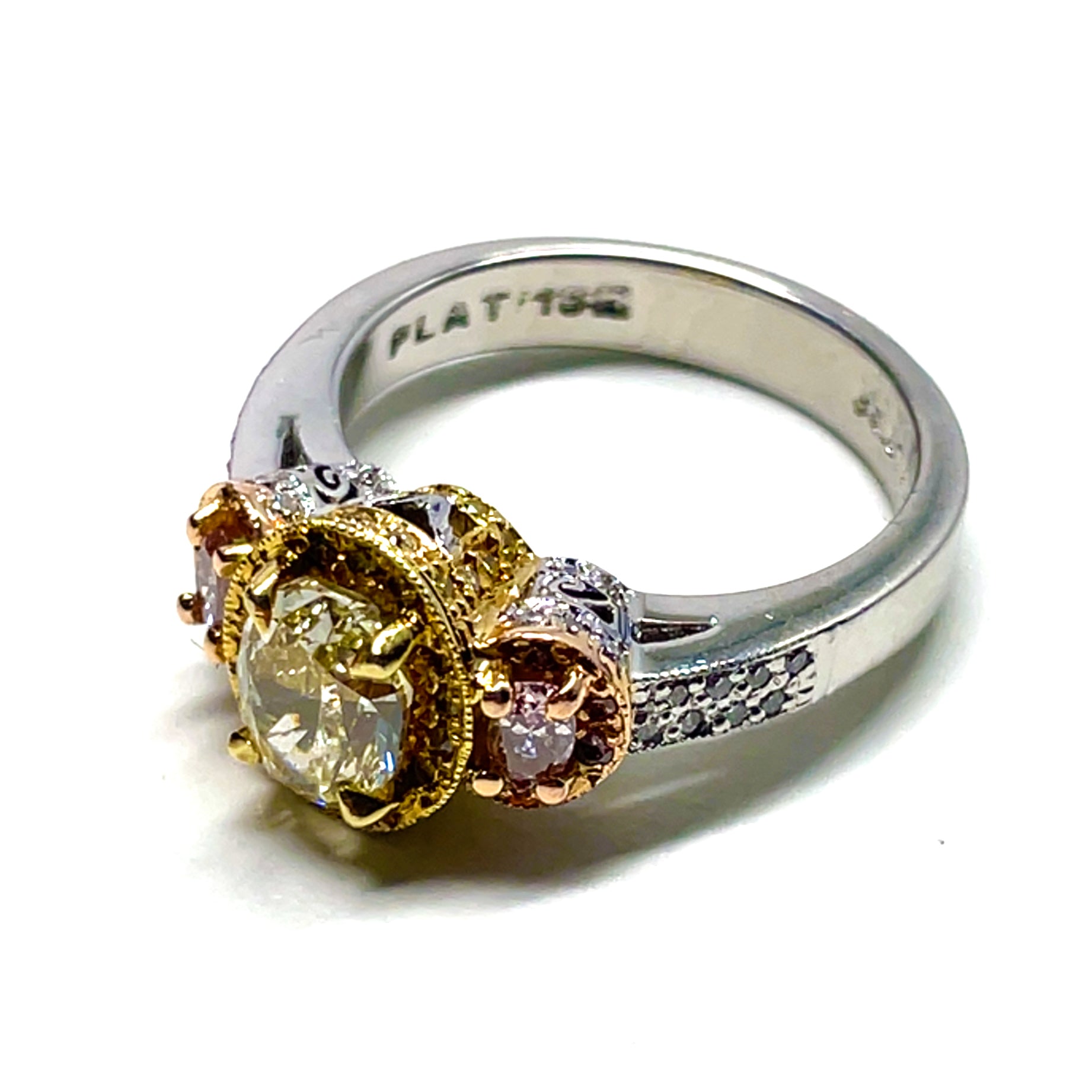 Pre-owned Gregg Ruth Yellow & Pink Diamond Ring