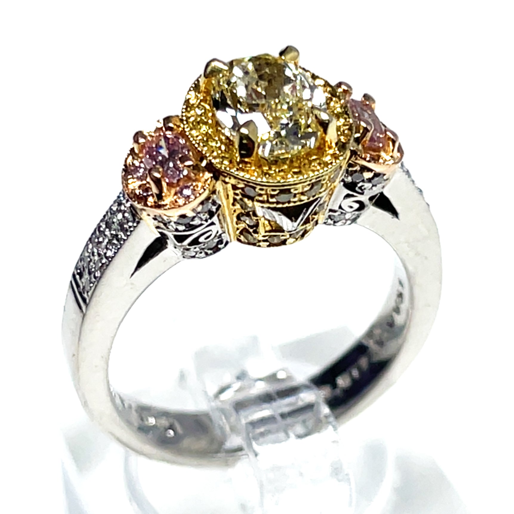 Pre-owned Gregg Ruth Yellow & Pink Diamond Ring