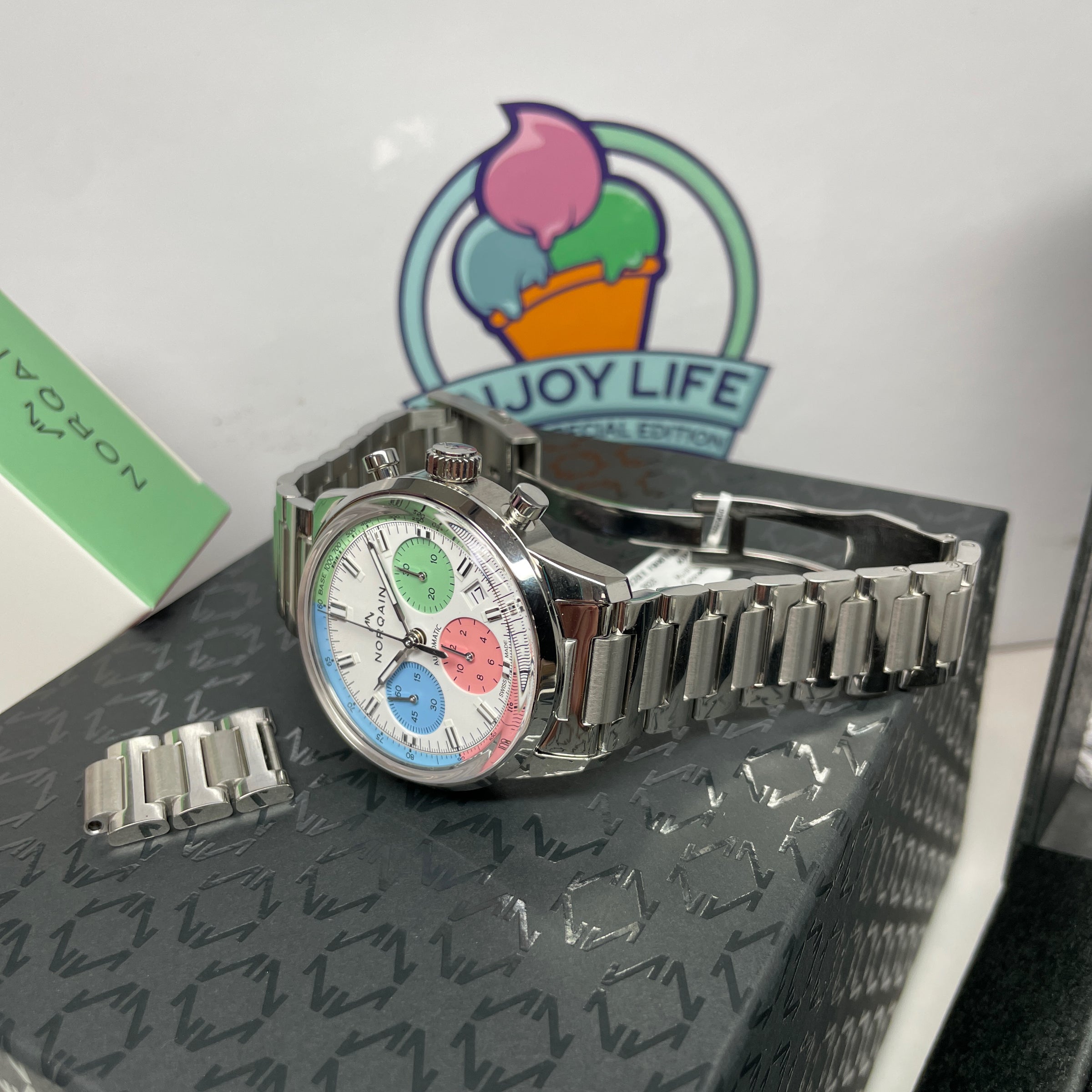 Norqain Freedom 60 Ice Cream Enjoy Life L:imited Ed. Watch 40mm N2201.19S01.C01 img9