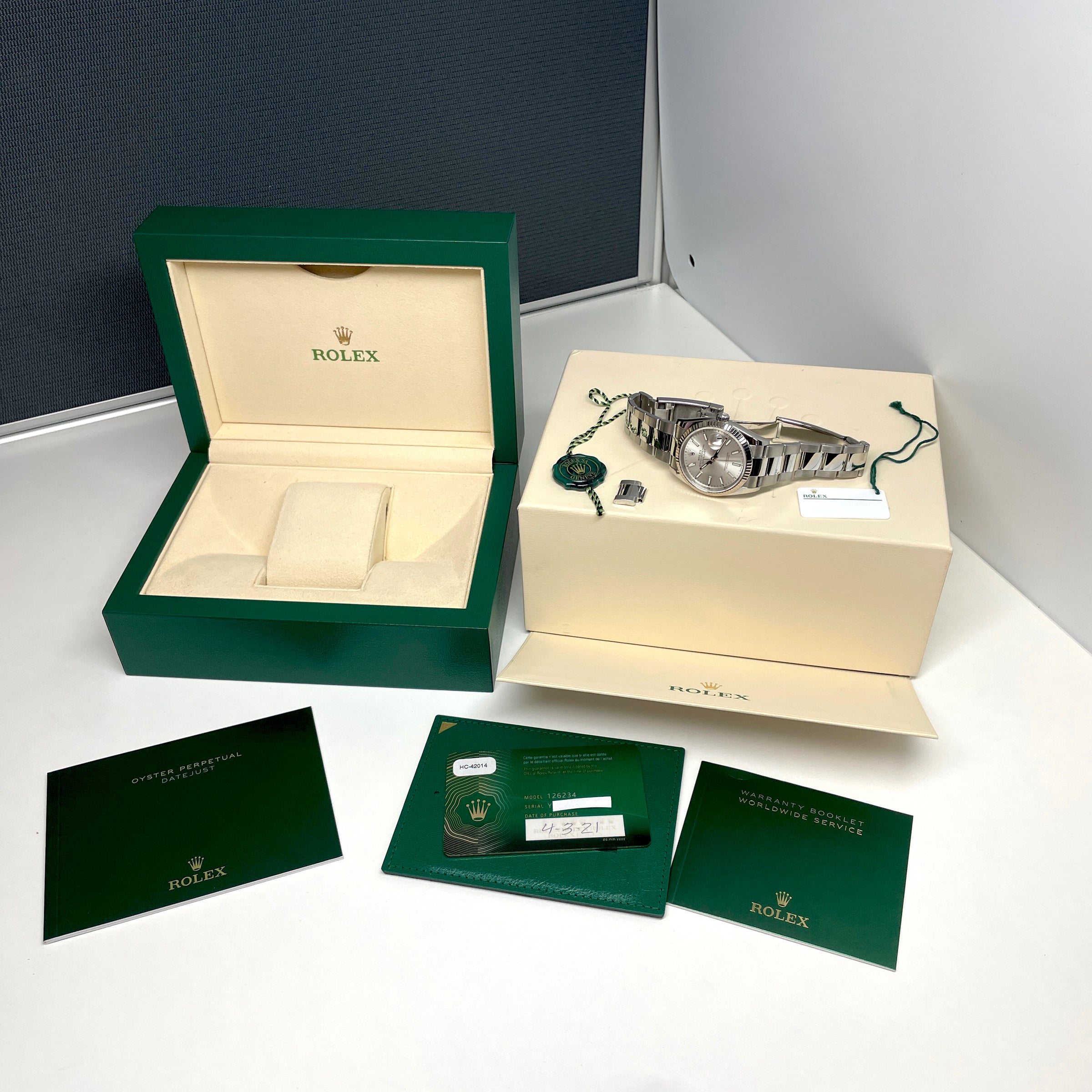 Rolex oyster oysterseel perpetual datejust silver dial 36mm watch img10