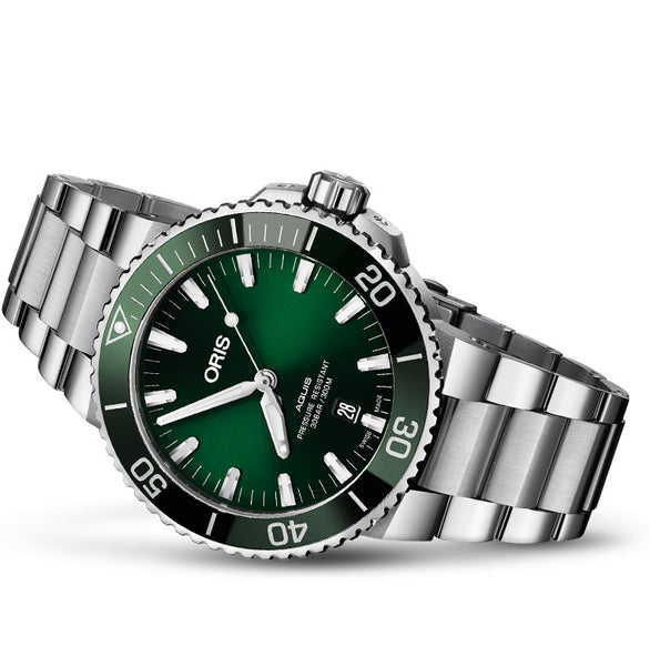 Oris Aquis Date Green Dial Steel Case Bracelet 43.5mm Watch