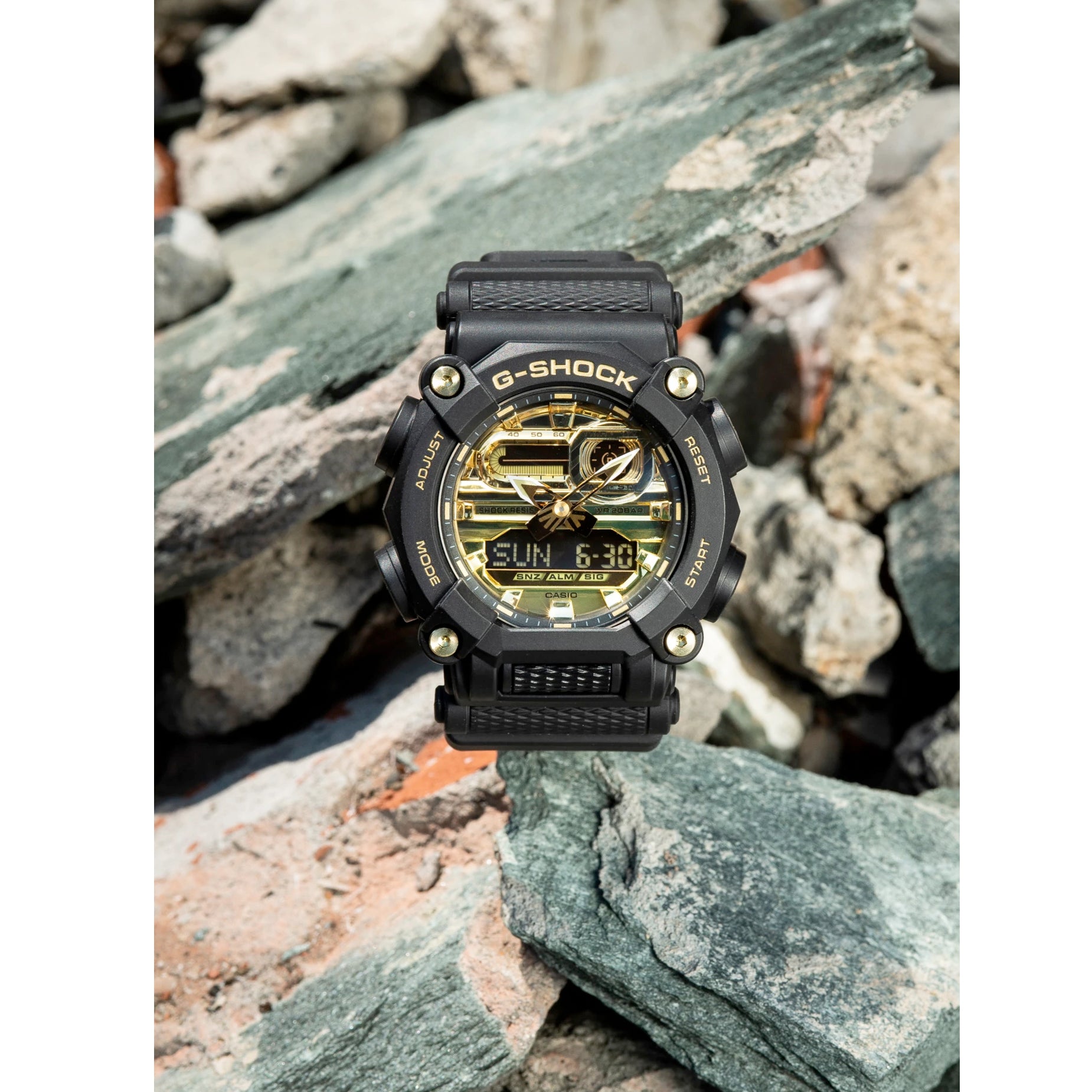 F91WM-9A | Gold and Black Digital Watch | CASIO