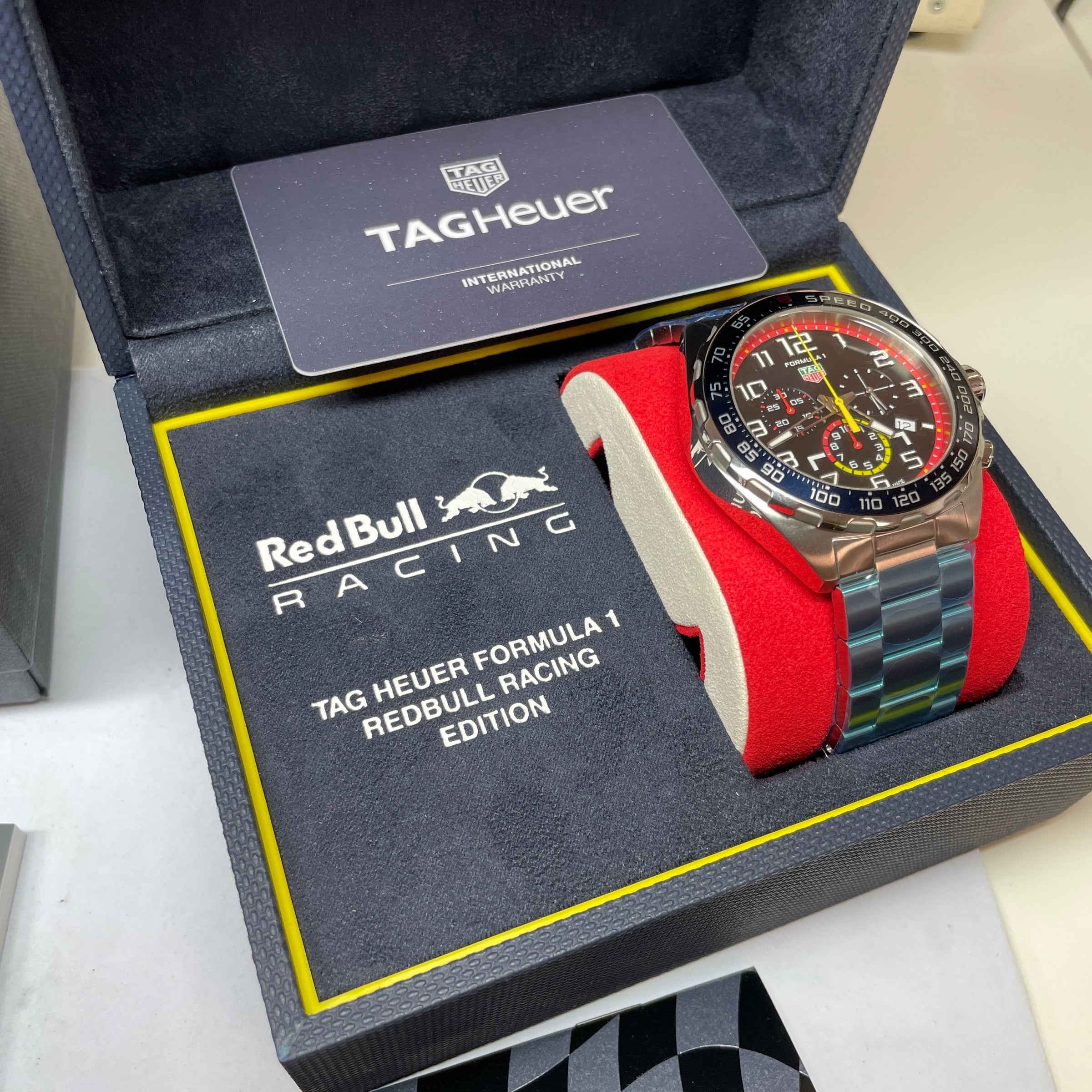 Litteratur Besætte Foreman TAG Heuer Formula 1 x Red Bull Racing Quartz Chronograph 43mm CAZ101AL –  NAGI