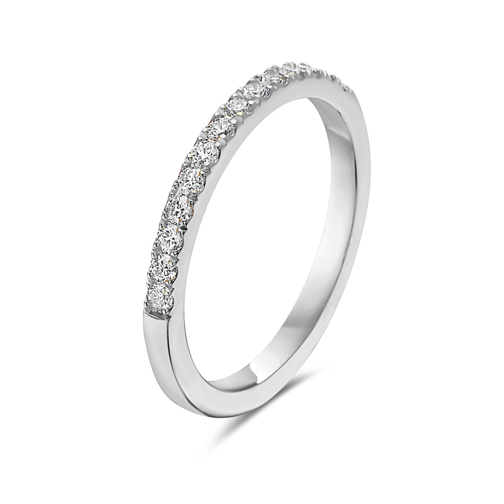 Shop Women's Platinum Wedding Rings at Robbins Brothers